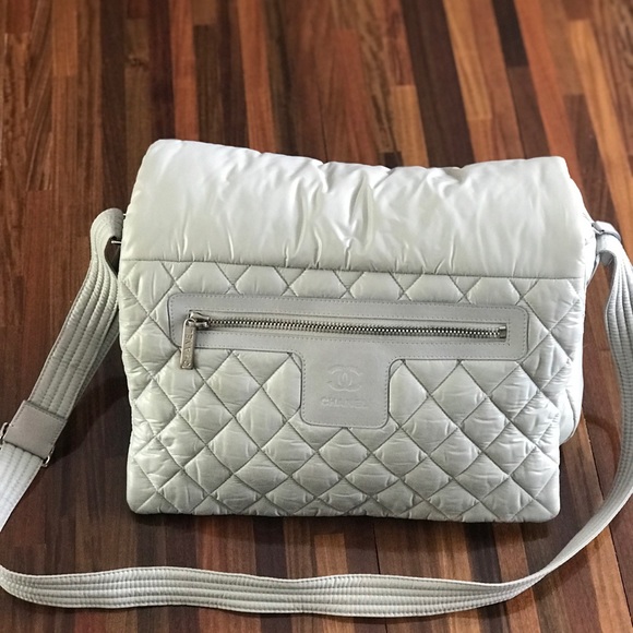 TRADED RARE🦄LARGE Chanel flap crossbody - Picture 2 of 8